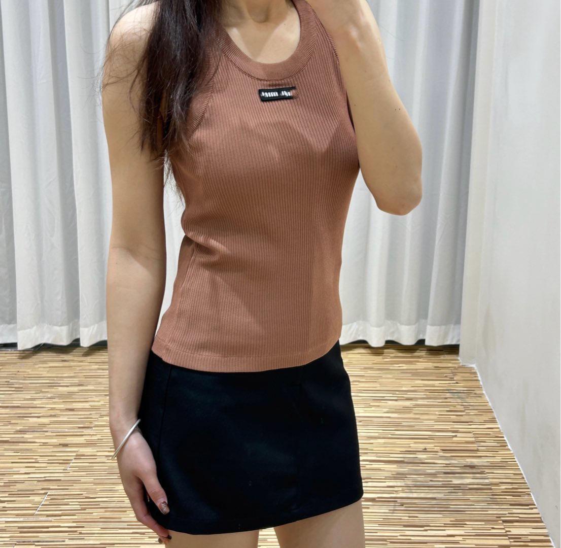 

25MM Жаккардовый Трикотажный Топ с Круглым Вырезом в Рубчик, Эластичный, Без Рукавов, Приталенный Medium янтарь