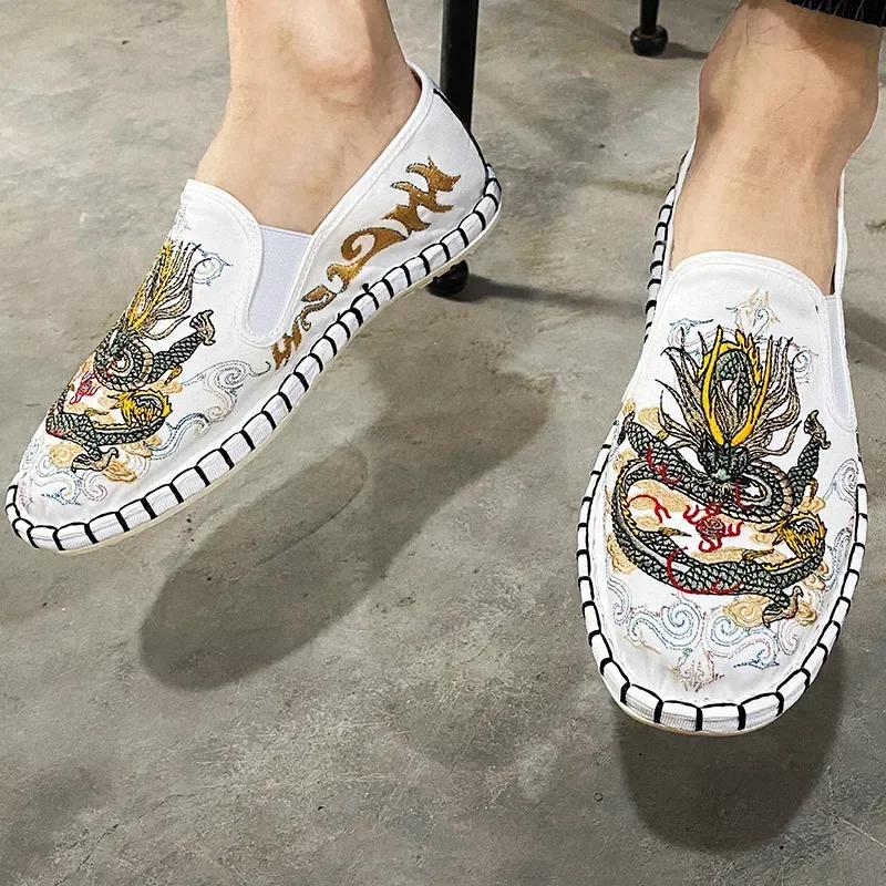 Fashion Cloth Shoes Embroidery Flower Social Guy Male Moccasin-Gommino Student Casual Shoes Fashion National Chinese Style 2024