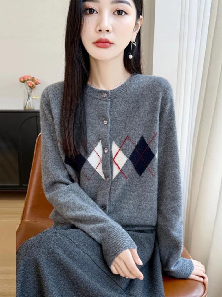 Women's Retro College Style Wool Round Neck Diamond Pattern Cardigan