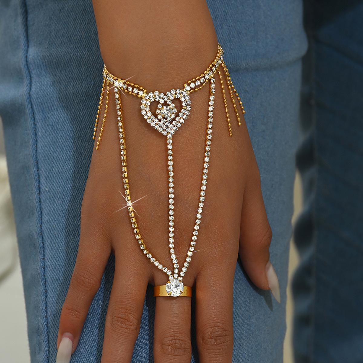 

1PC women s fashionable trend inlaid rhinestone peach heart tassel bracelet, suitable for banquets, parties, and holiday gifts