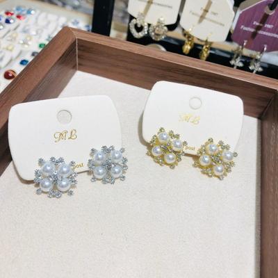 Fashion Pearl Flower Stud Earrings for Women Elegant Wearing Pearl Earrings Wedding Party Lady Gift