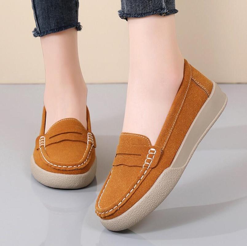 The new women's loafers are comfortable and lightweight. Women's spring and autumn casual leather shoes, flat shoes, large size