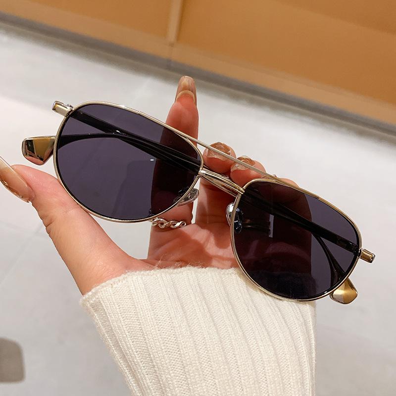 Trendy Metal Frame Sun Glasses Women 2026 Fashion Vintage Sun Glasses Luxury Design Outdoor Driving Eyeglass Male