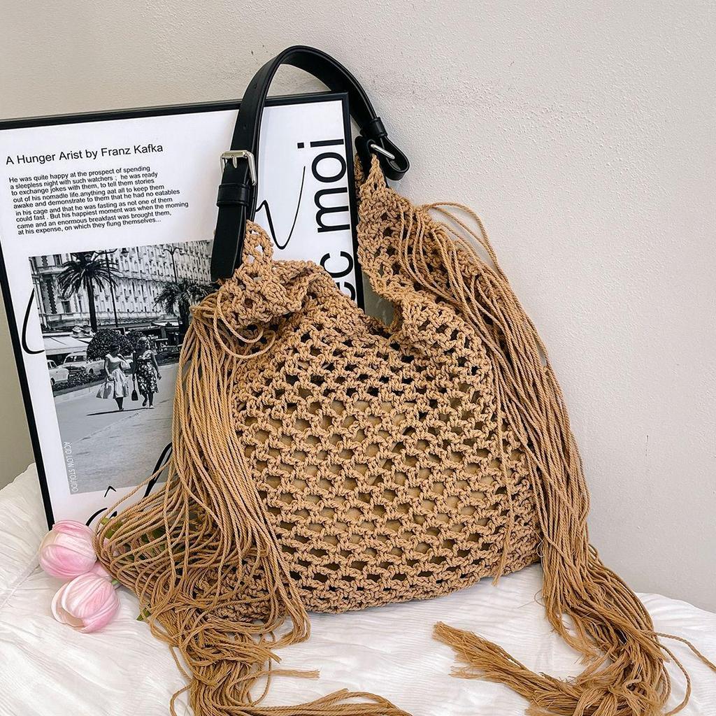 Women's Minimalist Straw Beach Tote - 2025 Spring Collection