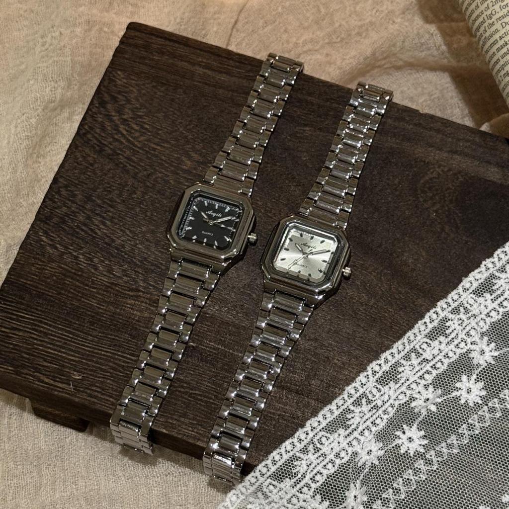 Elegant Gold Square Women's Quartz Watch - Chinese Style Business & Student Wear