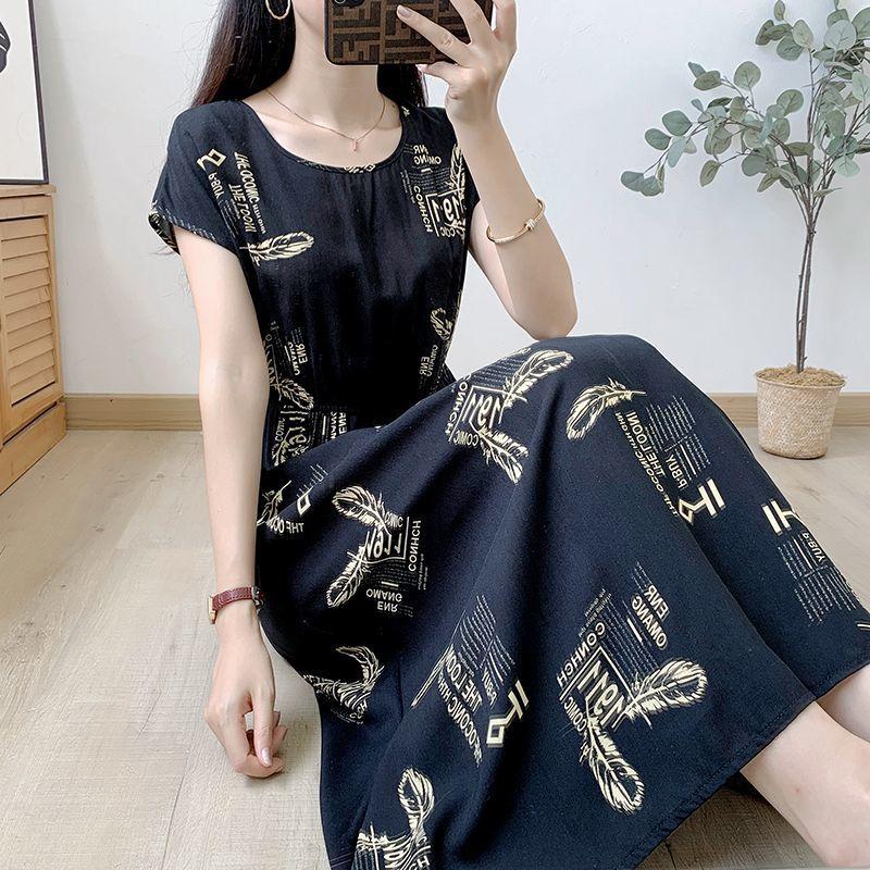 Свободное и обтягивающее хлопково-шелковое платье с короткими рукавами для летней — фото 33