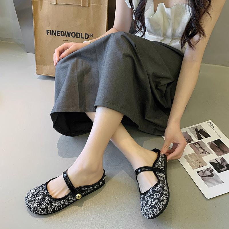 2025 summer popular fashion women's shoes versatile niche women's shoes buckle Chinese style bag head slippers