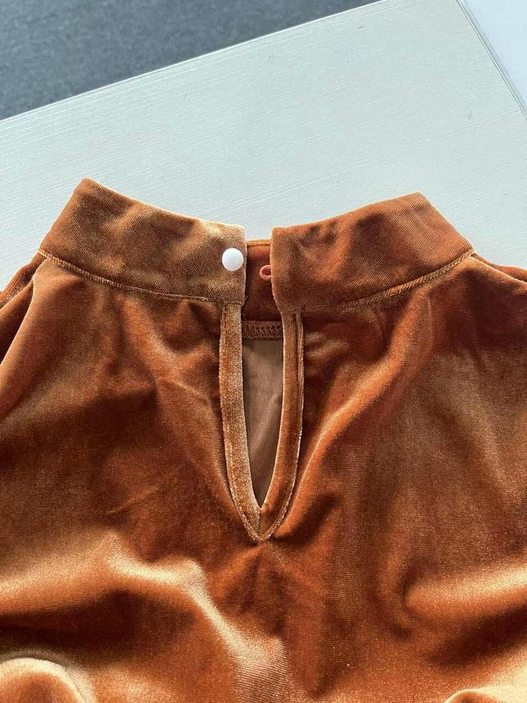 Nowa Jesienno-Zimowa Damska Sukienka z Długim Rękawem ze Złotego Aksamitu z Wyszczuplającą Talię Elegancką Suknią Maxi