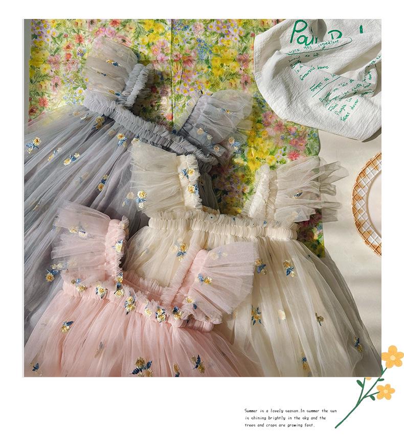 Girls' Flower Embroidered Tulle Dress: Summer Style with Puff Sleeves and Net Yarn Skirt