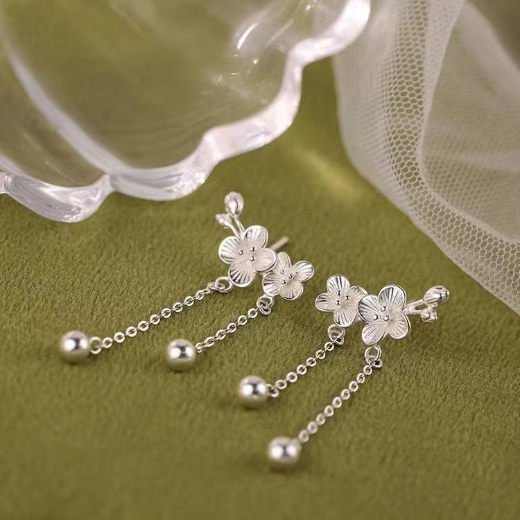Female Niche Light Luxury Flower Earrings
