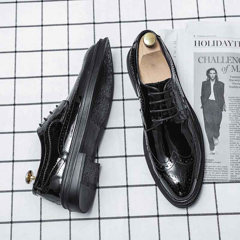 Fashion Derby Leather Men Shoes White Brogue Lace Up Solid Simple Dress Business Casual Party Wedding Flat Shoes For Man