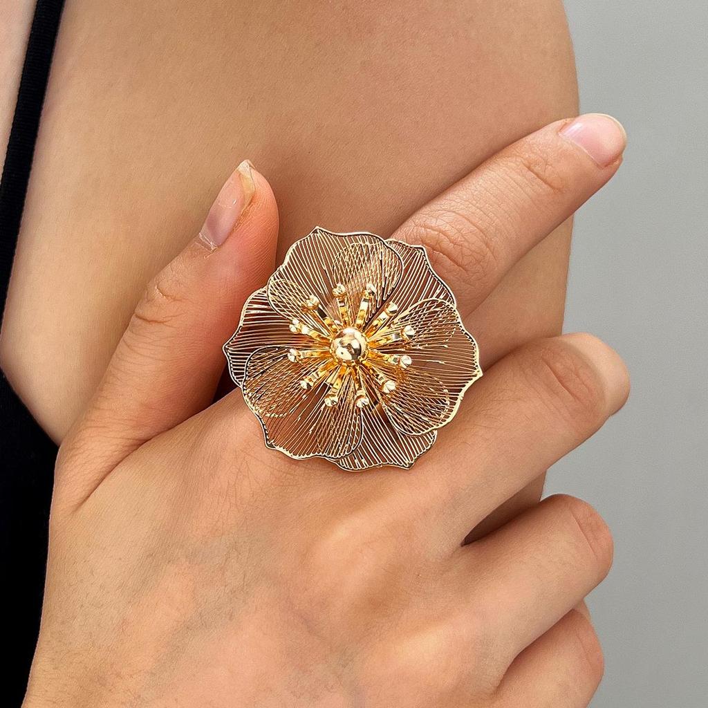 Utsökt Guldblomma Halsband & Bländande Blomsterörhängen - High-End Lyxkollektion