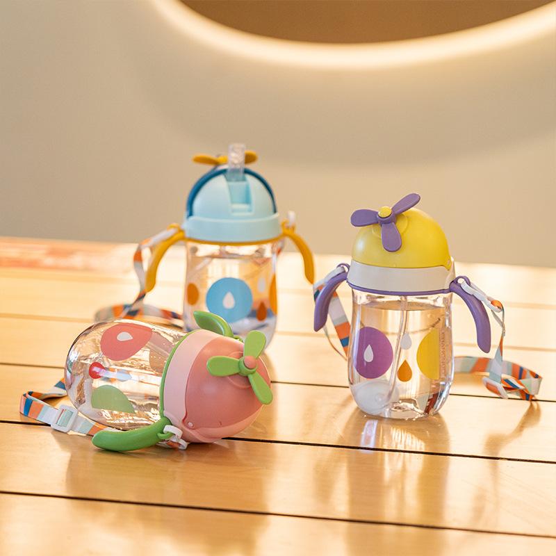 Nieuwe 250/300ml Waterbeker met Tuit Cartoon Draagbaar met Handvat Waterflessen Siliconen Rietje Lekkend Rietje Mooi Flesje Kinderen