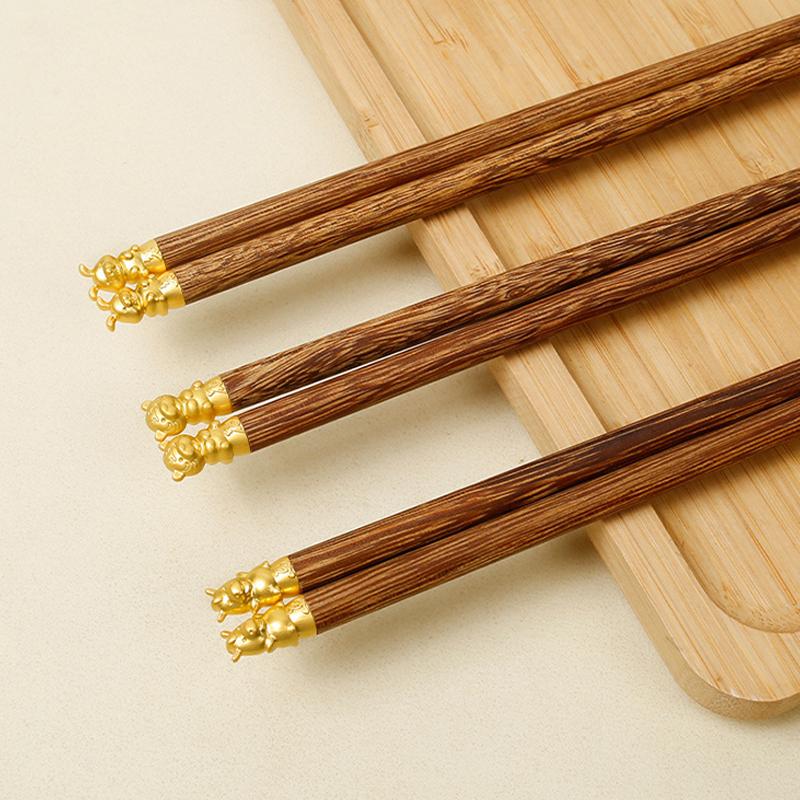 Čínský zvěrokruh Dřevěné jídelní hůlky Kawaii Sushi Pár Krásné a praktické Dřevěné nádobí