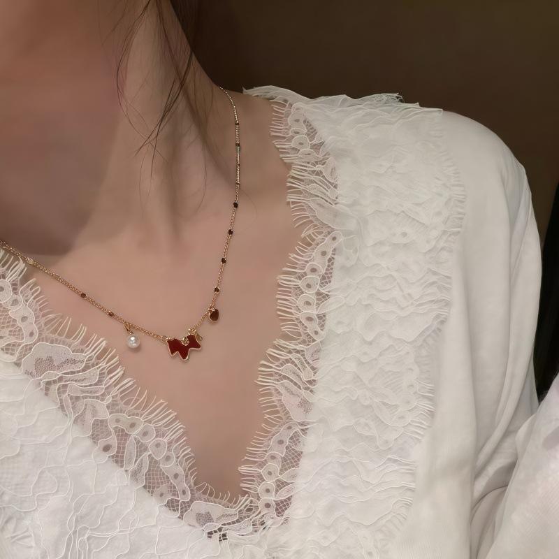 Yuhé Red Heart Necklace with Natural Pearl, Women's Light Luxury Style, Small Zodiac Horse Pendant Necklace
