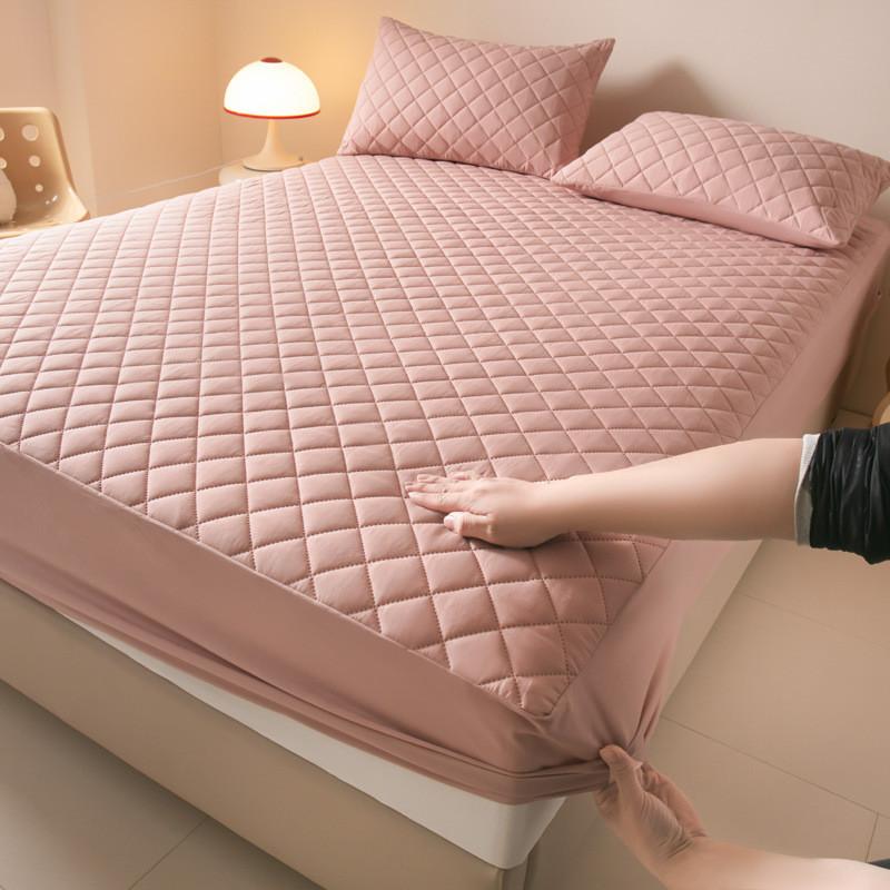 Polyester Bed Cover With Solid Color Design For Bed Protects Mattress And Prevents Dust