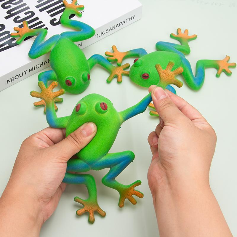 Tricky Decompress Frog Toy Simulation Frog Model Soft Rubber Fake Frog Sensory Game Excellent Gift for Children Funny Mischief