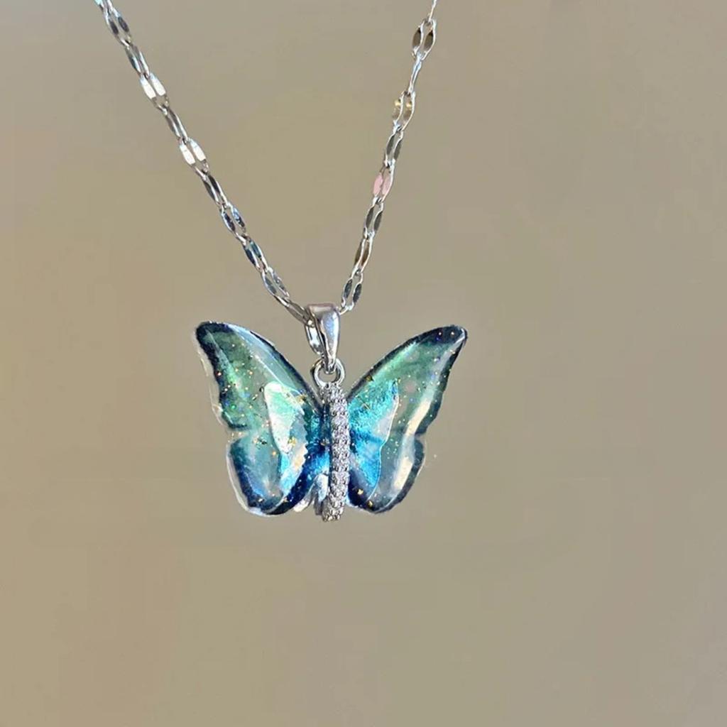 1pcs Gold Butterfly Series Copper Encrusted Zircon Pendant Titanium Steel Chain Simple And Elegant Necklace