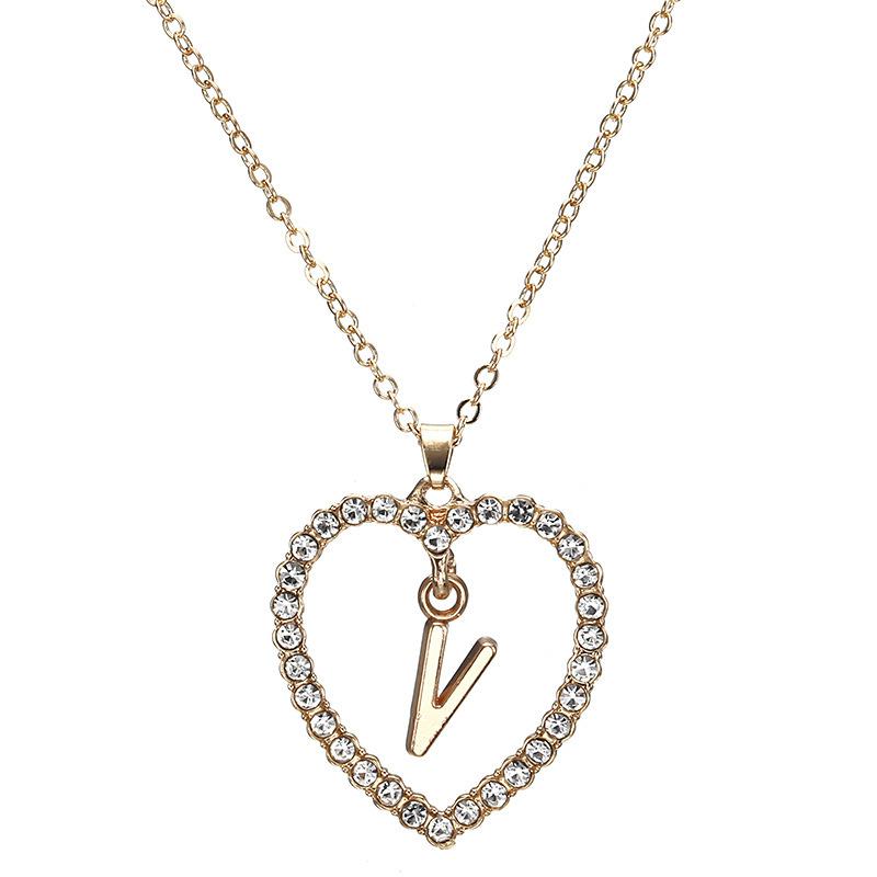 Schicke europäische und amerikanische Diamant-Herzkette mit 26 Buchstaben, Pfirsichherz-Design. Vielseitige und elegante Schlüsselbeinkette für Damen.