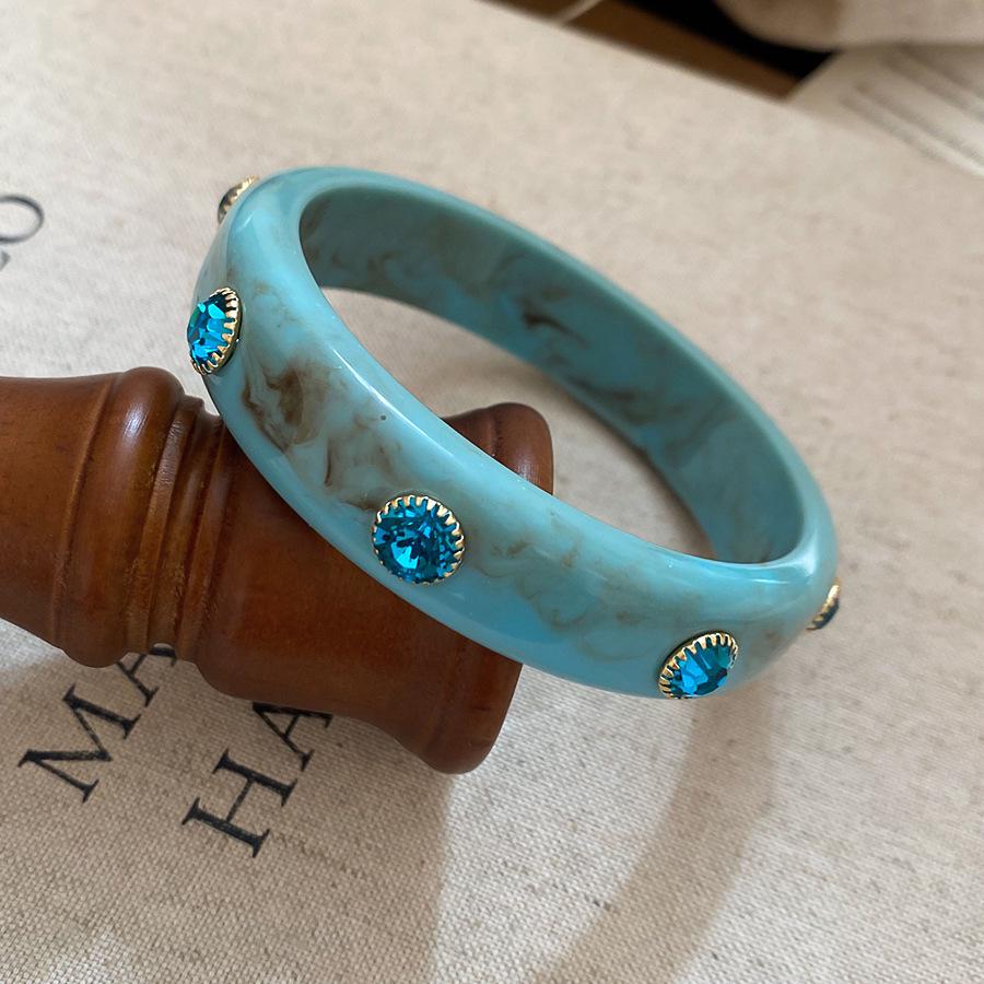 Geometric Resin Bangle: Trendy European-American Fashion Bracelet for Women