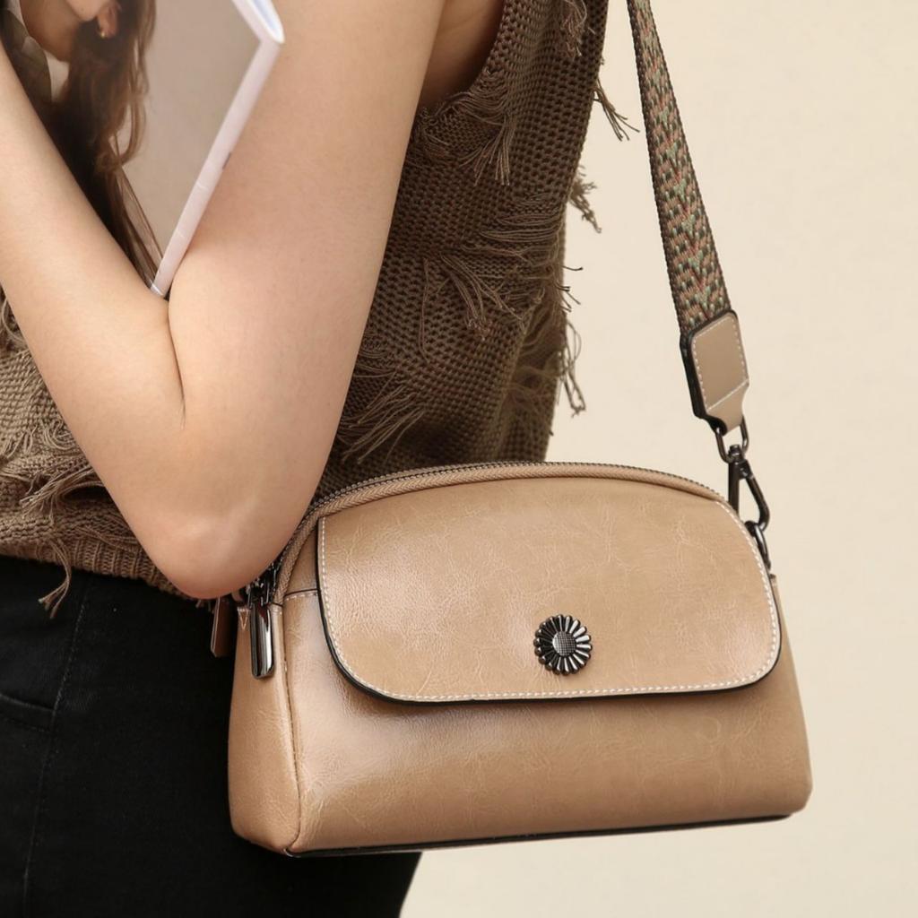 Cowhide Women's Bag Single Shoulder Crossbody Women's Bag Practical Multi-compartment Contrasting Color Change Bag Shell Mobile Phone Bag