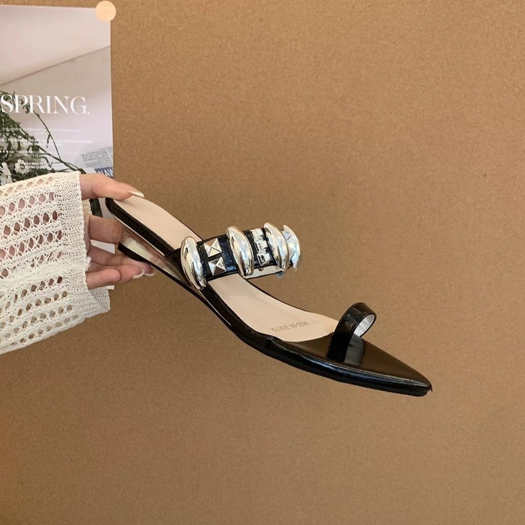 Design Sense Metal Word with Sleeve Toe Cool Slippers Women Wear Retro Pointed Word Drag