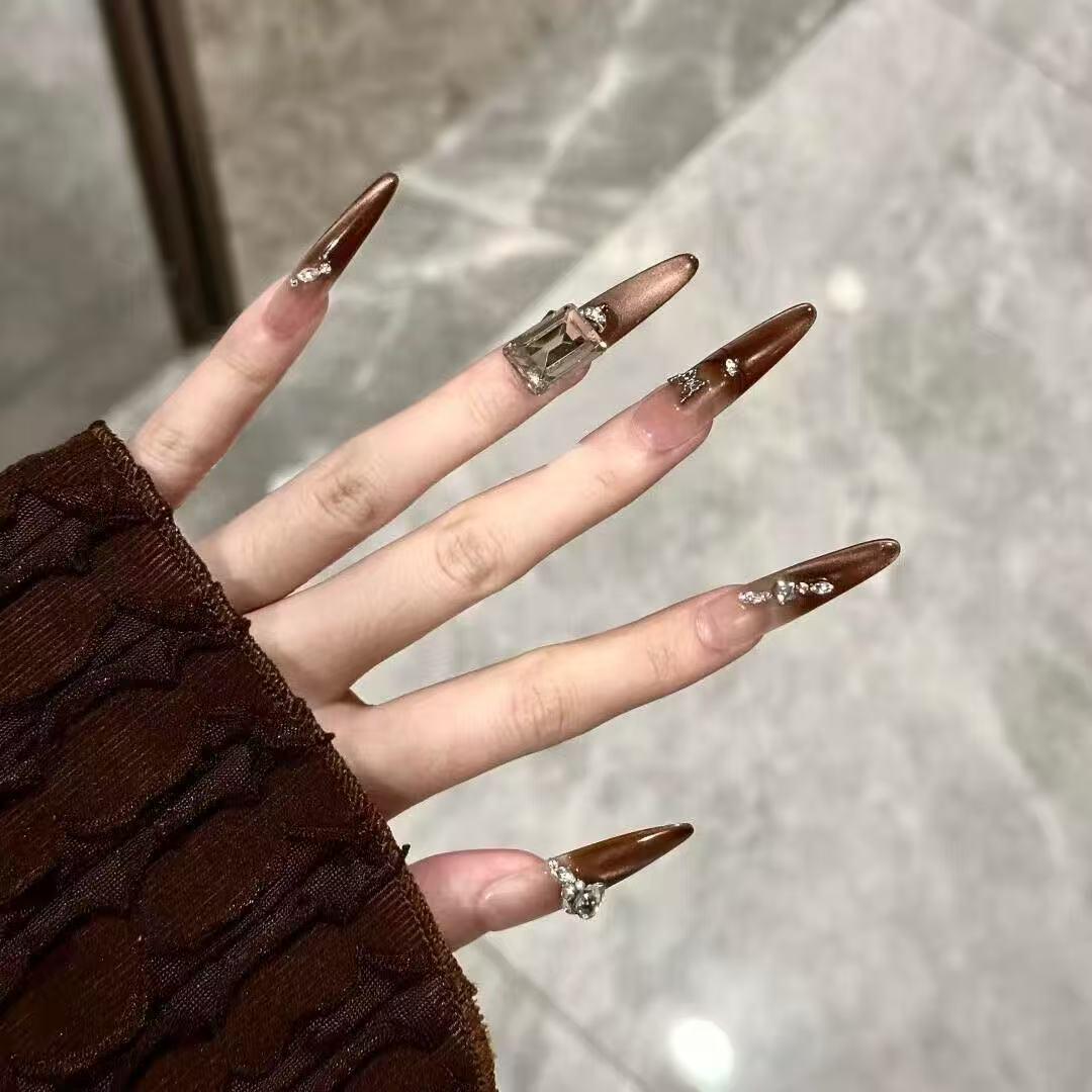 Shimmering Jewels: Luxurious Coffee-Colored Square Diamonds with Gradient Edges - Elegant Wearable Nail Tips. Small