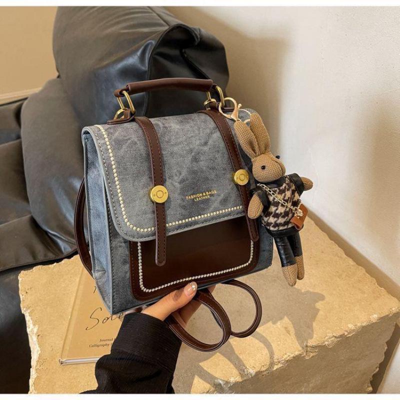 

Versatile Large-Capacity Waterproof Travel Bag