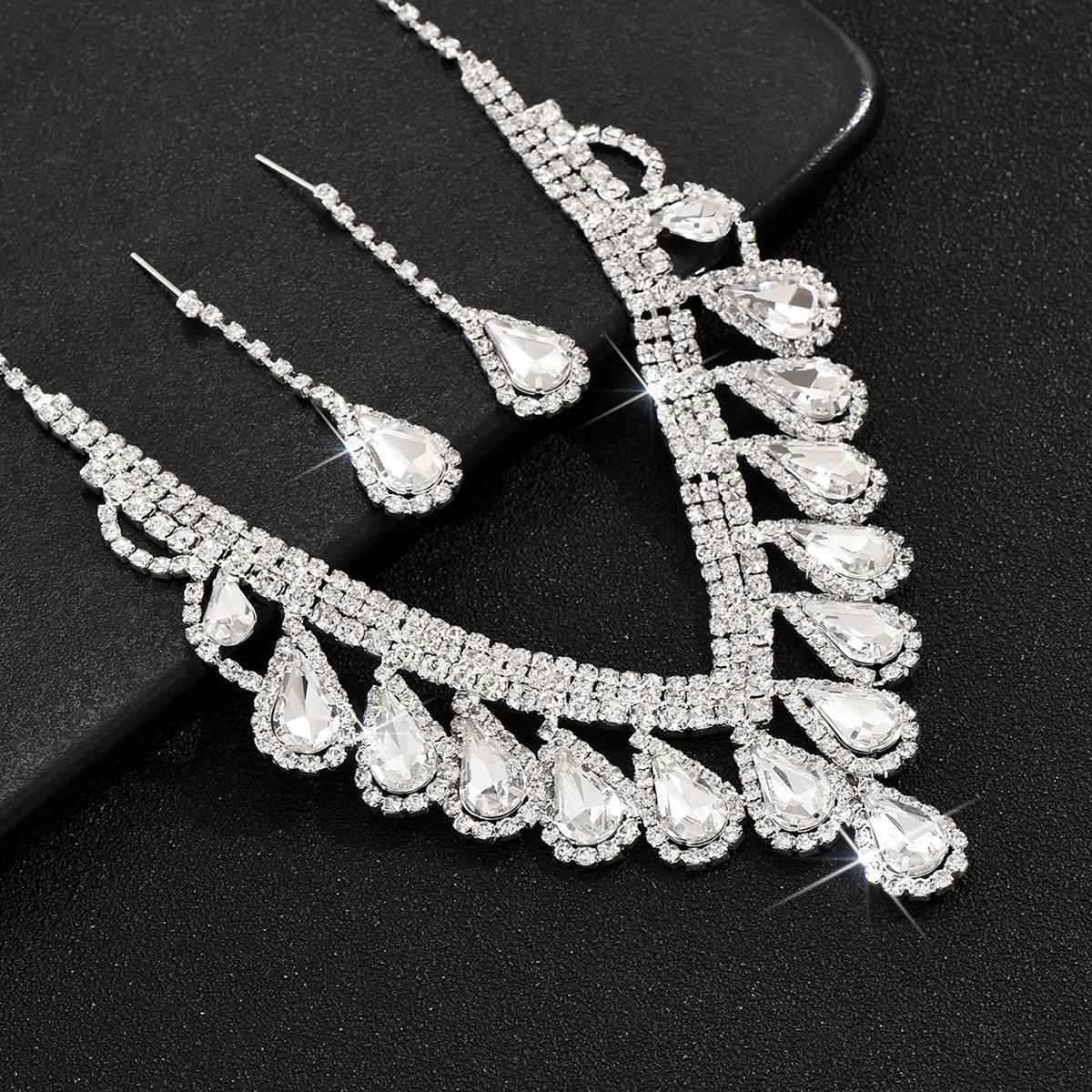 

Bridal Wedding Dress Necklace Earrings Bracelet Set Clavicle Chain Three-Piece Set