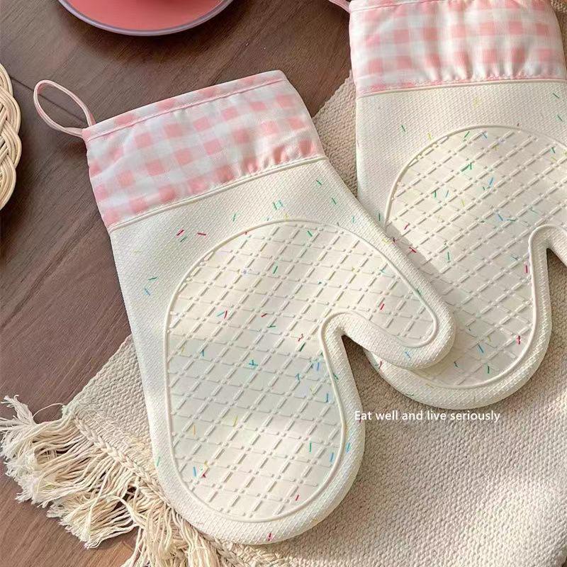 Pogrubione Różowe Kraciaste Rękawice Silikonowe Odporne na Oparzenia - Antypoślizgowe, Odporne na Wysoką Temperaturę do Pieczenia i Użytku w Kuchence Mikrofalowej