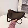 Casual Bag Women's New Simple and Fashionable Retro Shoulder Messenger Bag Niche Large-capacity Dumpling Bag