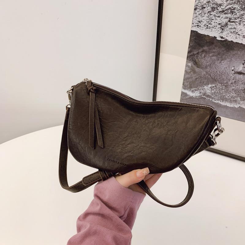 Casual Bag Women's New Simple and Fashionable Retro Shoulder Messenger Bag Niche Large-capacity Dumpling Bag