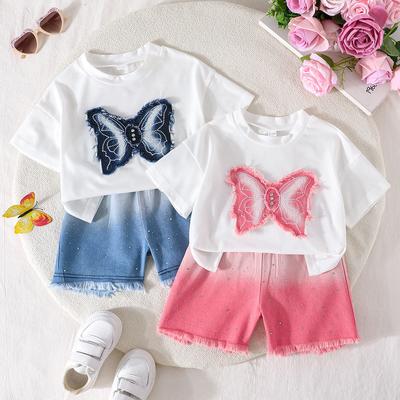 Neues Mädchen-Set: Weißes T-Shirt mit Schmetterlingsdruck, kurzärmelig + Jeans-Shorts in Farbverlauf Pink, Freizeit-Set