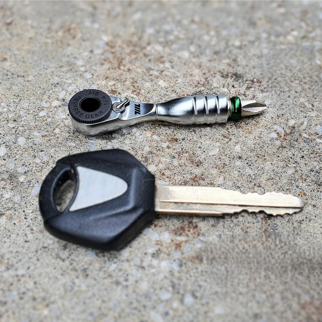 711L Mini Ratchet Wrench - One of the Smallest 1/4" Ratchets for Tight Spaces, Connects To Any Hex Head Extension [Parallel Import]