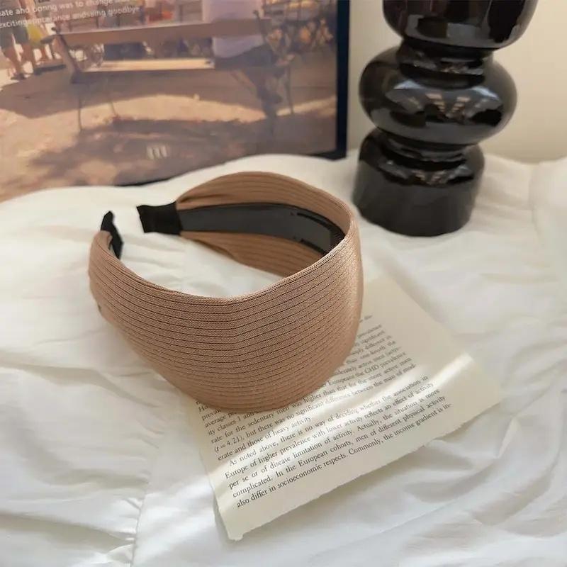 Retro High Crown Wide-Edged Headband for Women Anti-Slip Hairpin Hair Ornament Elegant Hair Accessory for Formal & Casual Events