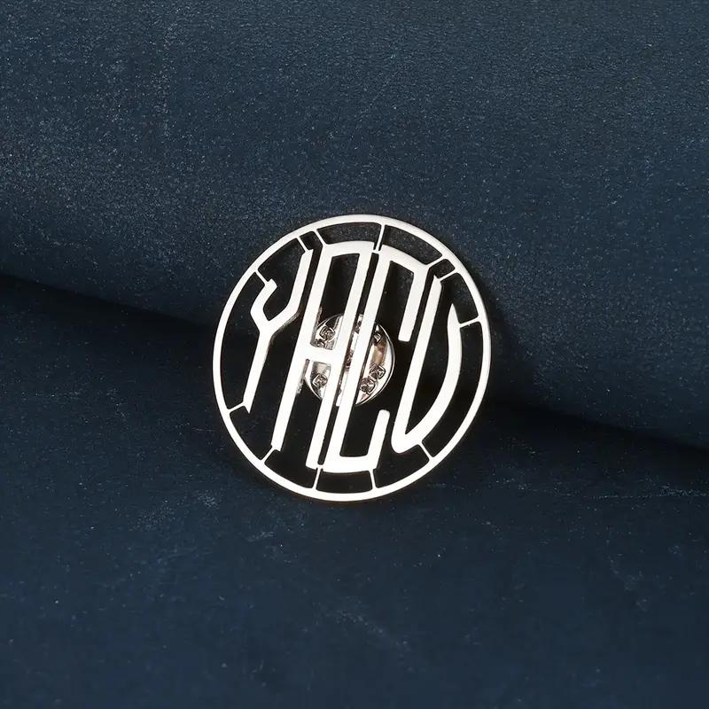 

Personalized Custom 1- 4 Letter Monogram Brooch Geometric Round For Men Clothing Accessories Stainless Steel Jewelry Father Gift