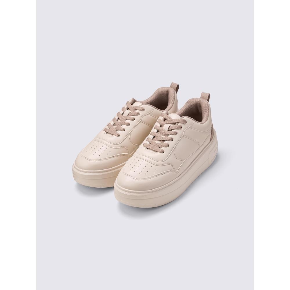 GU by Uniqlo Volume Sole Coat Sneakers