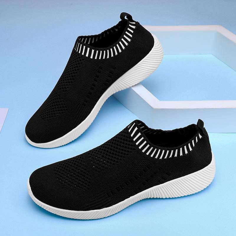 Comfortable Slip-On Soft Sole Women's Shoes - Large Size, Ultra-Light Flying Weave Design for Middle-Aged and Elderly, Spring/Summer 2025