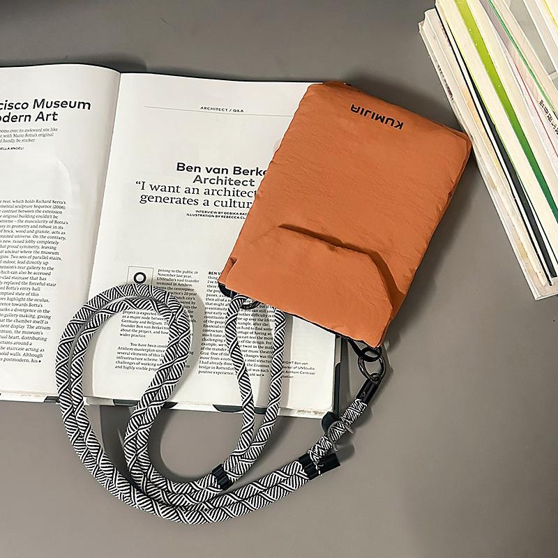 Personal mobile phone messenger bag trendy fashion 2025 summer new tooling style Japanese small bag casual shoulder card bag