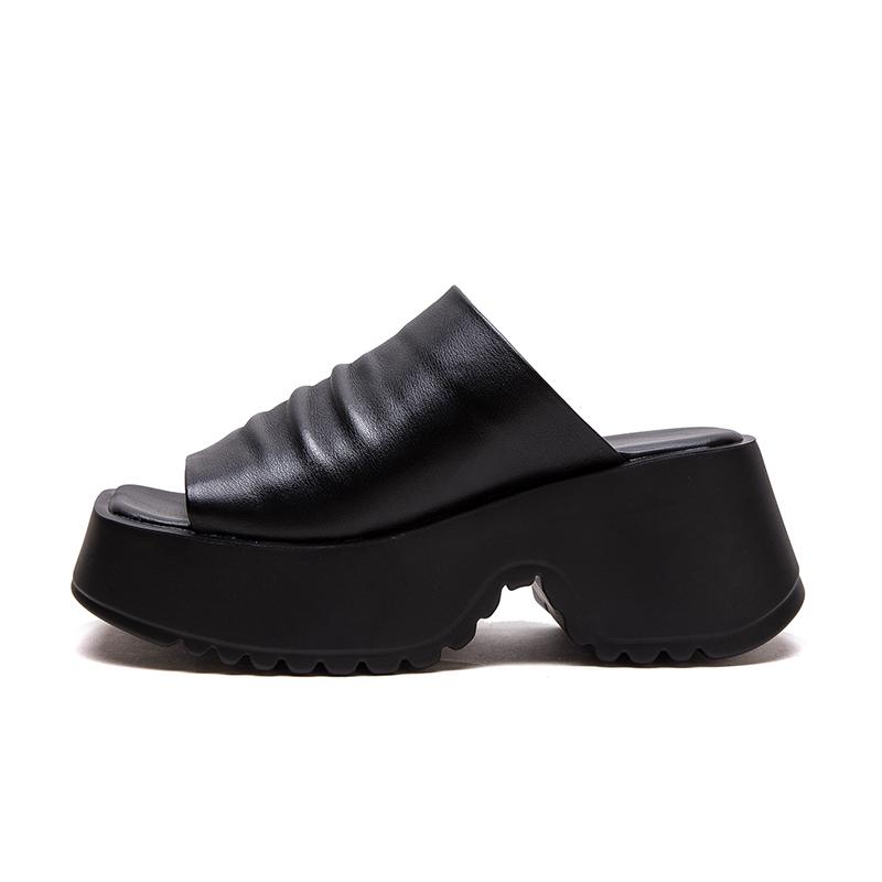 

Босоножки на танкетке для женщин. Удобные кожаные босоножки с открытым носком черного и коричневого цветов. 35 чёрный