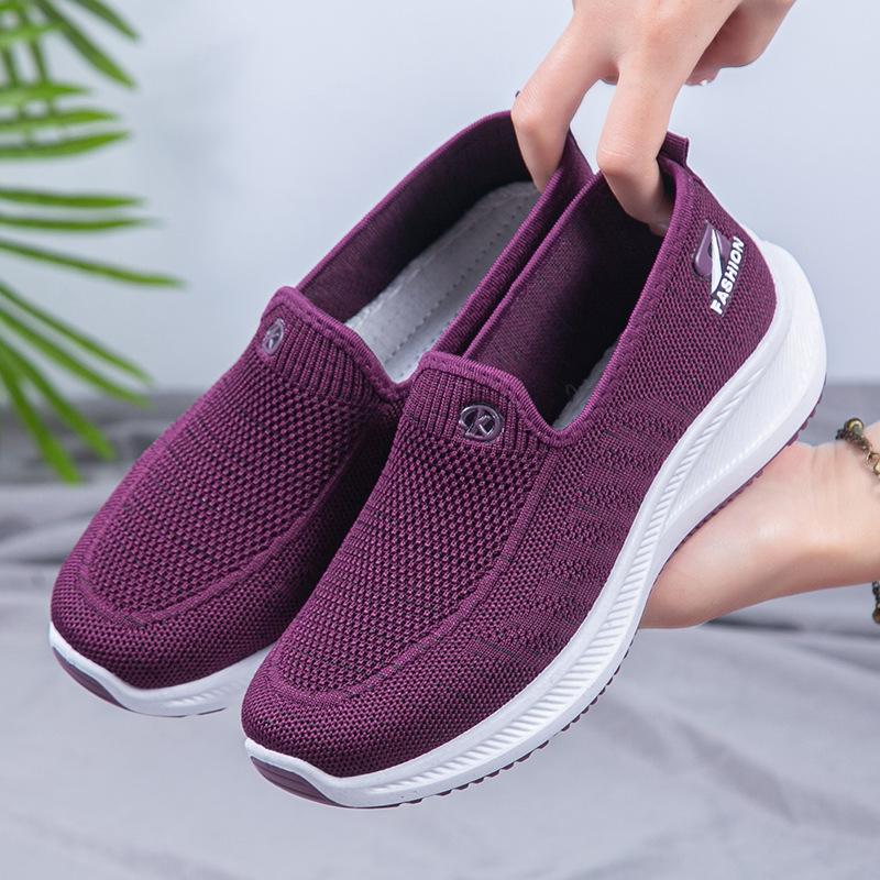Shoes women's new casual sports shoes fashion soft-soled mother shoes old Beijing cloth shoes women's middle-aged walking shoes women
