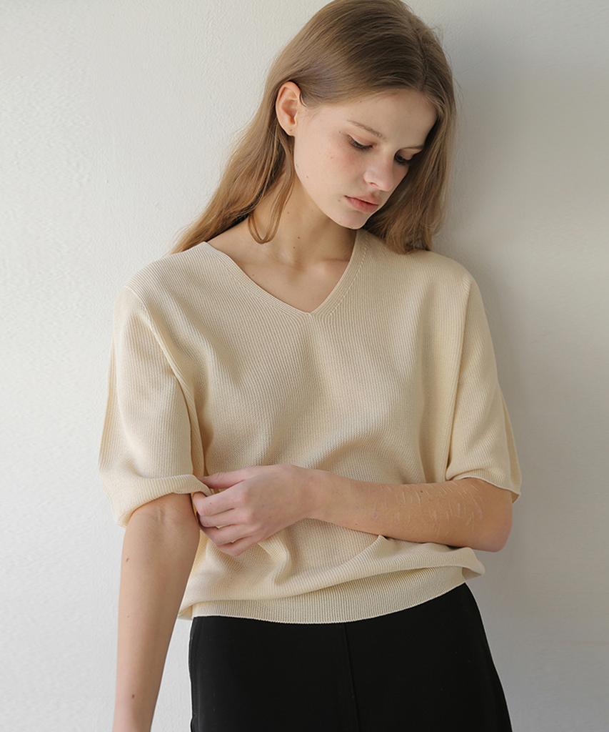 Beleunepeu Whole Garment Rie V Volume Knit (2 Colors)