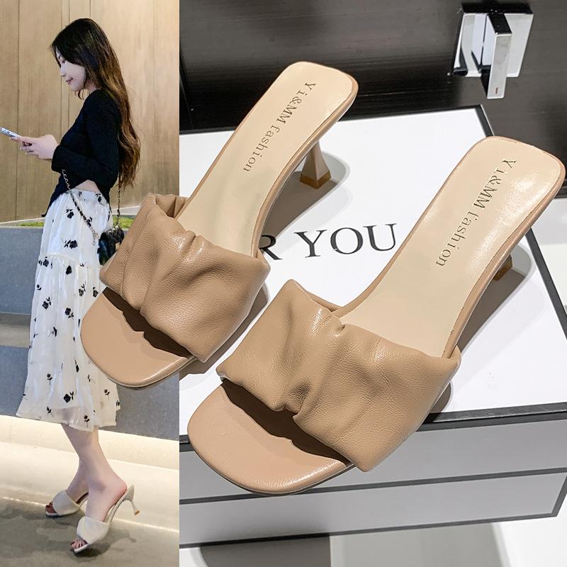 French Square Head Thick Heel Slippers Women's Outer Wear 2025 Summer New Fashion Versatile Pleated Word with Cool Slippers