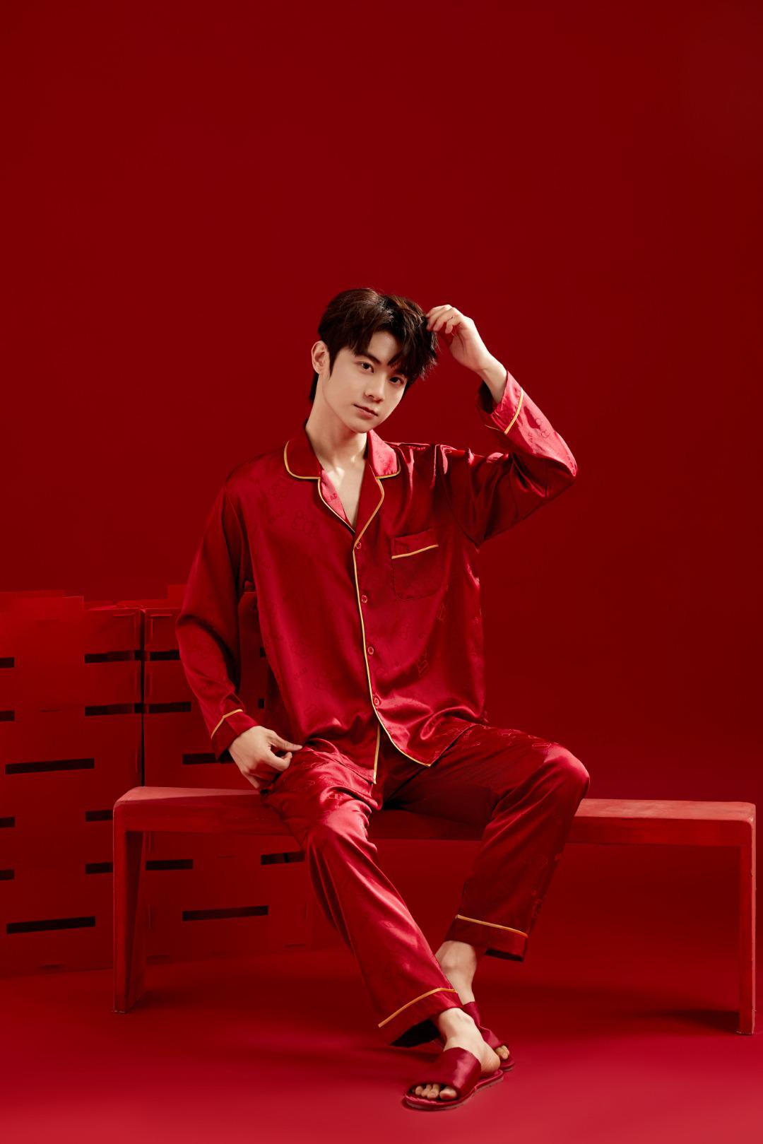 Men s Red Cartoon Jacquard Ice Silk Pajamas Set, Long Sleeve, Loose Fit, Plus Size XXL красный