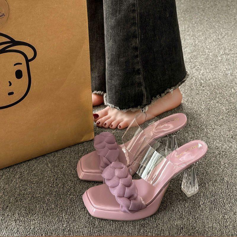 Transparente Hausschuhe Damen High Heels 2025 neu Sommer Nische Designgefühl Ein Wort mit Kristall Dicke Ferse Sandalen