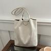 2025 New Simple Matte Bucket Bag Women's Winter Trendy Fashion Child and Mother Bag Casual Versatile Shoulder Commuter Bag