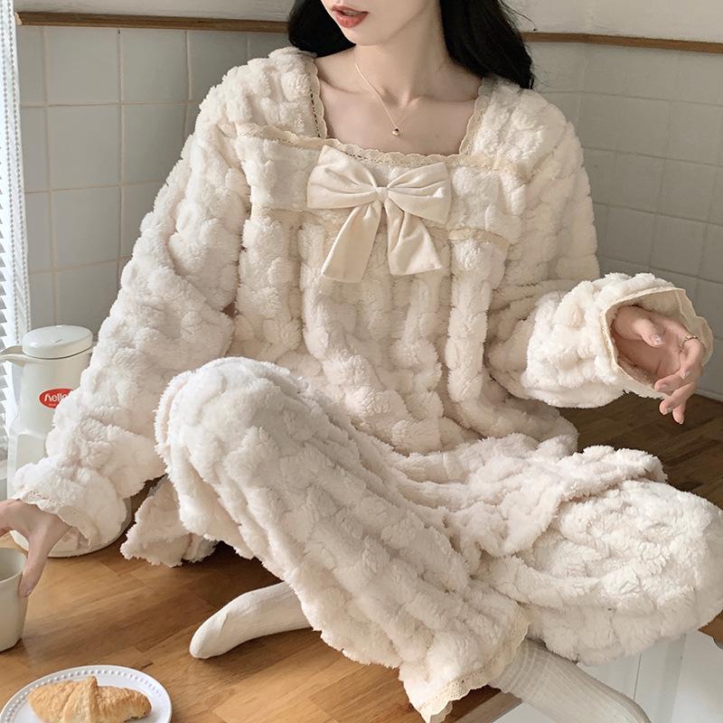 Women's Princess Style Coral Velvet Pajamas - Autumn Lace, Thick & Warm Home Suit