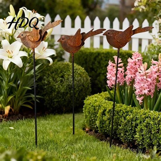 Decorative Outdoor Ornaments 3PCS Rusty Metal Bird Ground Stake Cute Birds Sculpture Animals Landscaping Decor Garden Stake for Yard Decor,