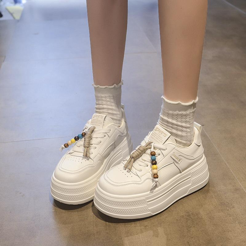 Thick-soled versatile little white shoes women's 2025 new early autumn models women's popular soft-soled non-slip, lightweight and not tired footb