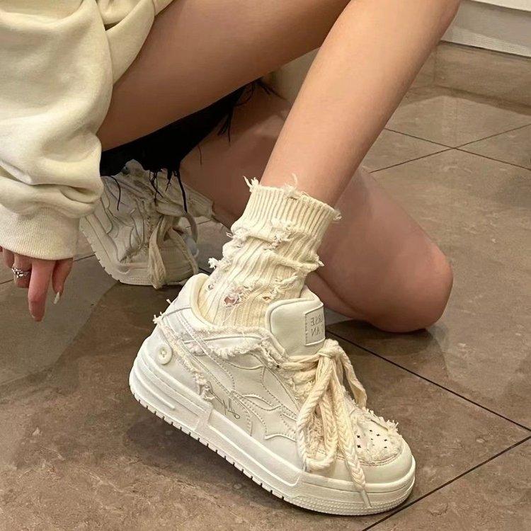 White ins tide bread shoes women's 2025 spring with skirts breathable niche Guochao thick-soled casual little white shoes